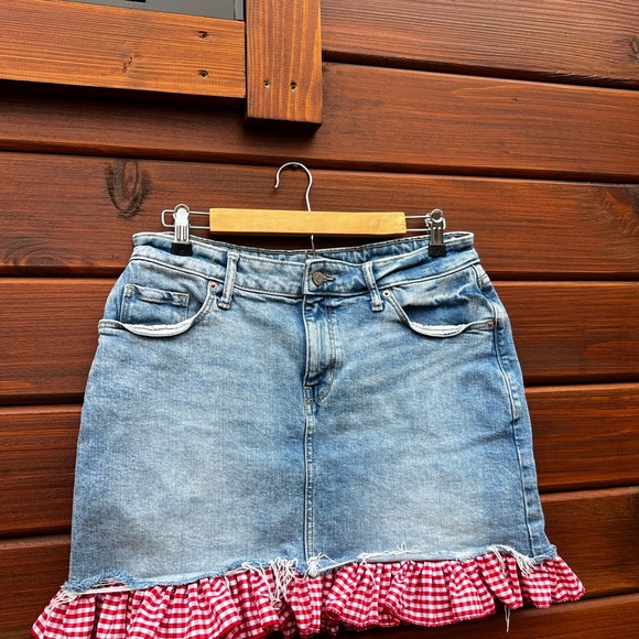 Reworked denim skirt with red gingham ruffle, denim mini skirt 🧺 - Picture 4 of 5